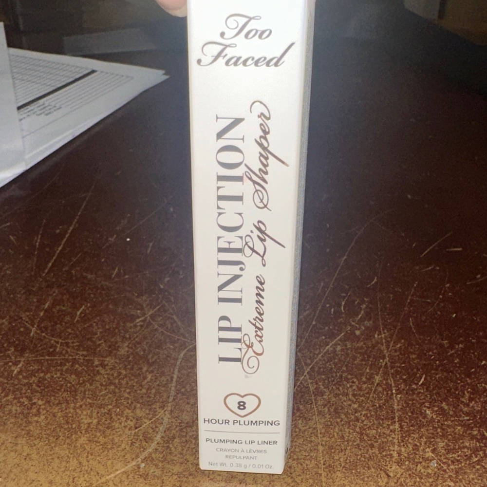 Too Faced Lip Injection Extreme Lip Shaper in White